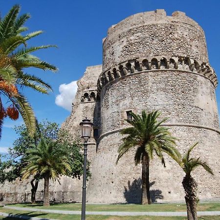 B&B Green Stazione Centrale E Centro Reggio Calabria Exterior photo