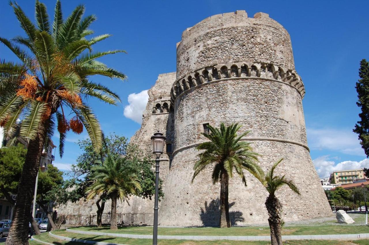 B&B Green Stazione Centrale E Centro Reggio Calabria Exterior photo