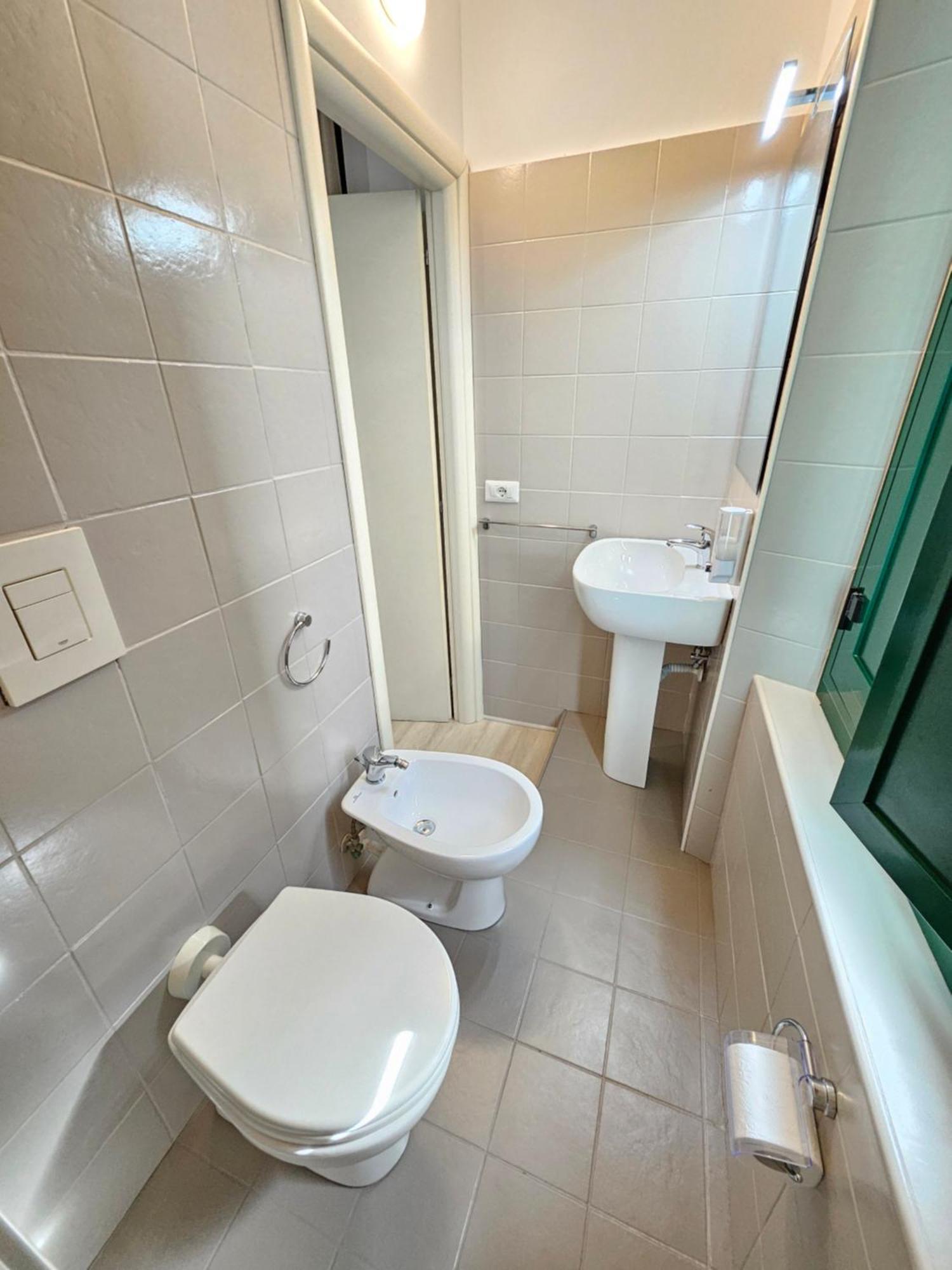 B&B Green Stazione Centrale E Centro Reggio Calabria Exterior photo
