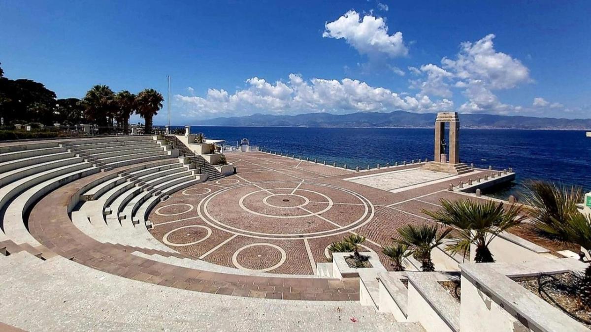 B&B Green Stazione Centrale E Centro Reggio Calabria Exterior photo