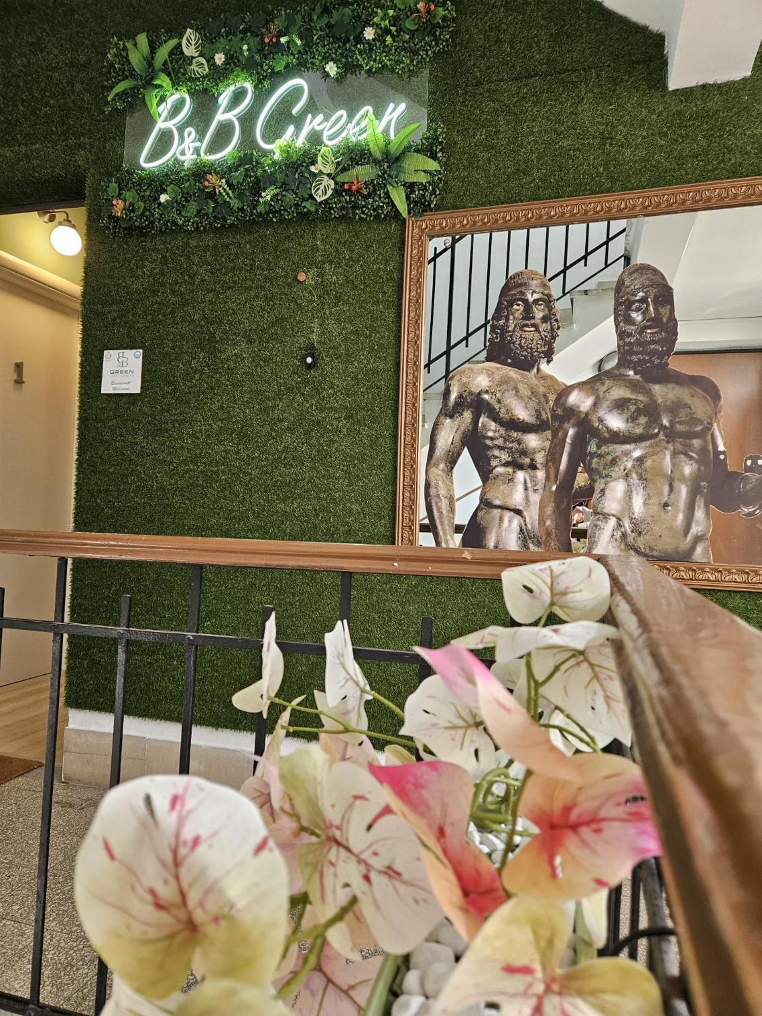 B&B Green Stazione Centrale E Centro Reggio Calabria Exterior photo