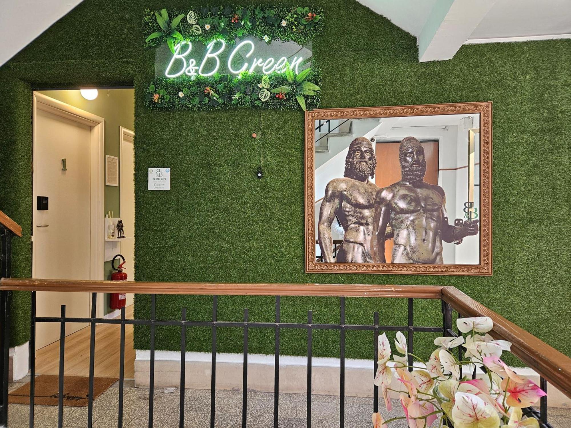 B&B Green Stazione Centrale E Centro Reggio Calabria Exterior photo